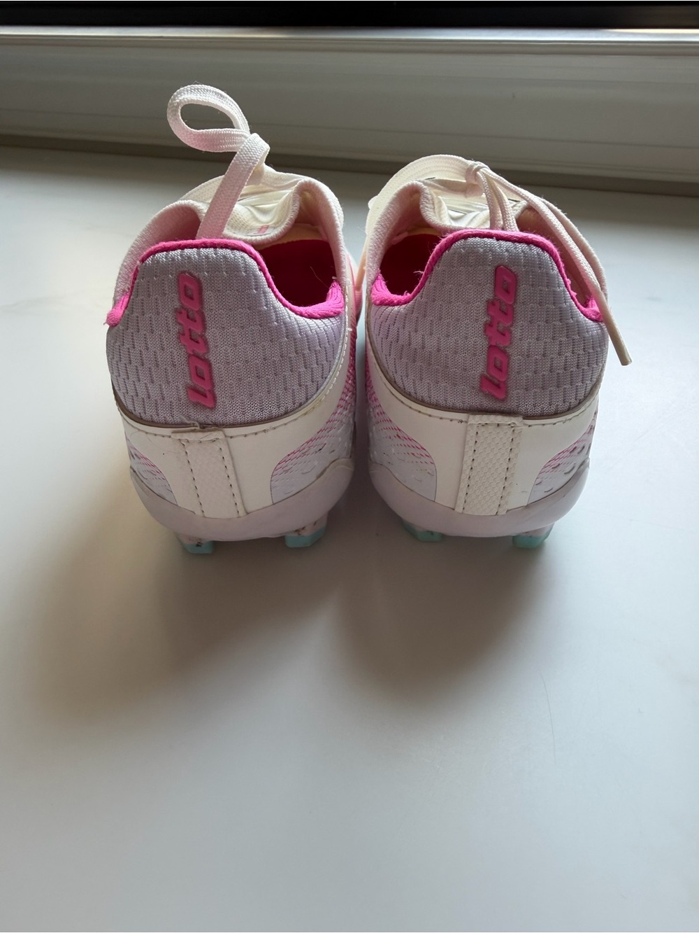 LOTTO girls White, Pink & Blue Roma 500 Soccer Cleats - Picture 7 of 8